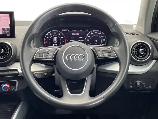 アウディ Ｑ２ 30TFSIスポーツ 栃木県 2019(令1)年 2.8万km グレイシアホワイトメタリック ターボ/メモリーナビ/（CD/Bluetooth/フルセグTV/USB）/バックカメラ/ビルトインETC2.0/前後ドラレコ/シートヒーター/電動リヤゲート/スマートキー/プッシュスタート/アイドリングストップ/横滑り防止装置/前後コーナーセンサー/LEDヘッドライト/オートライト/純正アルミホイール/純正フロアマット