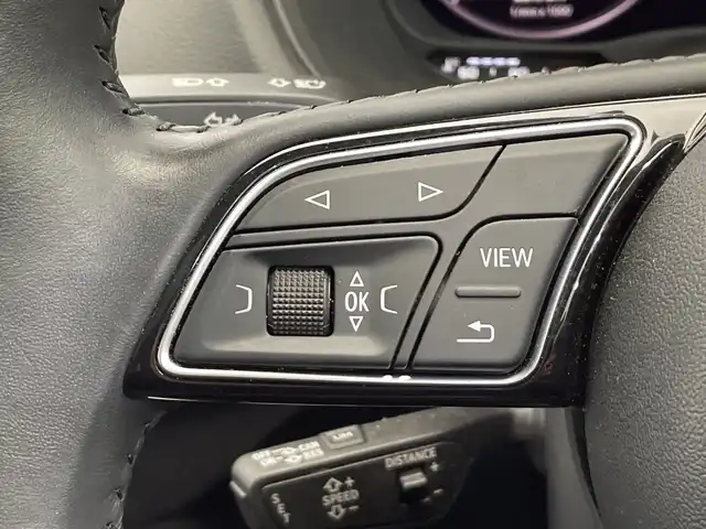 アウディ Ｑ２ 30TFSIスポーツ 栃木県 2019(令1)年 2.8万km グレイシアホワイトメタリック ターボ/メモリーナビ/（CD/Bluetooth/フルセグTV/USB）/バックカメラ/ビルトインETC2.0/前後ドラレコ/シートヒーター/電動リヤゲート/スマートキー/プッシュスタート/アイドリングストップ/横滑り防止装置/前後コーナーセンサー/LEDヘッドライト/オートライト/純正アルミホイール/純正フロアマット