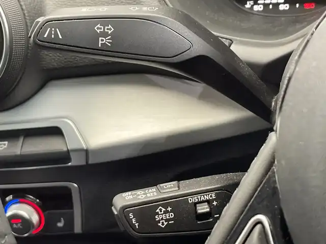アウディ Ｑ２ 30TFSIスポーツ 栃木県 2019(令1)年 2.8万km グレイシアホワイトメタリック ターボ/メモリーナビ/（CD/Bluetooth/フルセグTV/USB）/バックカメラ/ビルトインETC2.0/前後ドラレコ/シートヒーター/電動リヤゲート/スマートキー/プッシュスタート/アイドリングストップ/横滑り防止装置/前後コーナーセンサー/LEDヘッドライト/オートライト/純正アルミホイール/純正フロアマット