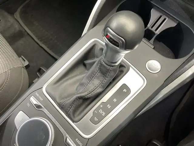 アウディ Ｑ２ 30TFSIスポーツ 栃木県 2019(令1)年 2.8万km グレイシアホワイトメタリック ターボ/メモリーナビ/（CD/Bluetooth/フルセグTV/USB）/バックカメラ/ビルトインETC2.0/前後ドラレコ/シートヒーター/電動リヤゲート/スマートキー/プッシュスタート/アイドリングストップ/横滑り防止装置/前後コーナーセンサー/LEDヘッドライト/オートライト/純正アルミホイール/純正フロアマット