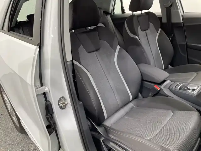 アウディ Ｑ２ 30TFSIスポーツ 栃木県 2019(令1)年 2.8万km グレイシアホワイトメタリック ターボ/メモリーナビ/（CD/Bluetooth/フルセグTV/USB）/バックカメラ/ビルトインETC2.0/前後ドラレコ/シートヒーター/電動リヤゲート/スマートキー/プッシュスタート/アイドリングストップ/横滑り防止装置/前後コーナーセンサー/LEDヘッドライト/オートライト/純正アルミホイール/純正フロアマット