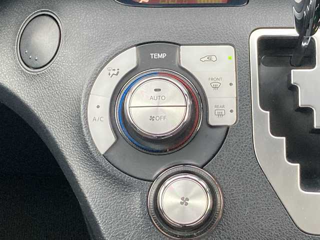 トヨタ シエンタ G クエロ 佐賀県 2019(令1)年 5.1万km ホワイトパールクリスタルシャイン モデリスタエアロ/純正ナビ/バックカメラ/両側パワースライドドア/プリクラッシュセーフティ/レーンキープアシスト/オートハイビーム/クリアランスソナー/ドライブレコーダー/ハーフレザーシート/プッシュスタート/スマートキー/LEDヘッドライト/フォグライト/社外アルミホイール