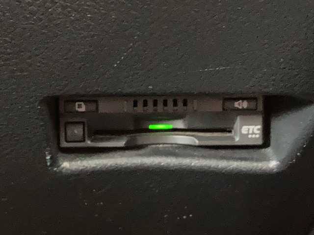 トヨタ シエンタ G クエロ 佐賀県 2019(令1)年 5.1万km ホワイトパールクリスタルシャイン モデリスタエアロ/純正ナビ/バックカメラ/両側パワースライドドア/プリクラッシュセーフティ/レーンキープアシスト/オートハイビーム/クリアランスソナー/ドライブレコーダー/ハーフレザーシート/プッシュスタート/スマートキー/LEDヘッドライト/フォグライト/社外アルミホイール