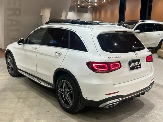 メルセデス・ベンツ ＧＬＣ２２０ d 4マチック AMGライン 道央・札幌 2019(令1)年 4.1万km ポーラホワイト ４WD/パノラミックスライディングルーフ/AMGライン/純正ランニングボード/レーダーセーフティパッケージ/純正メモリナビ/フルセグTV/360°カメラ/ハーフレザーシート/シートヒーター/禁煙車