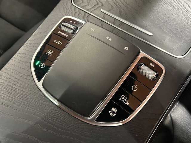 メルセデス・ベンツ ＧＬＣ２２０ d 4マチック AMGライン 道央・札幌 2019(令1)年 4.1万km ポーラホワイト ４WD/パノラミックスライディングルーフ/AMGライン/純正ランニングボード/レーダーセーフティパッケージ/純正メモリナビ/フルセグTV/360°カメラ/ハーフレザーシート/シートヒーター/禁煙車