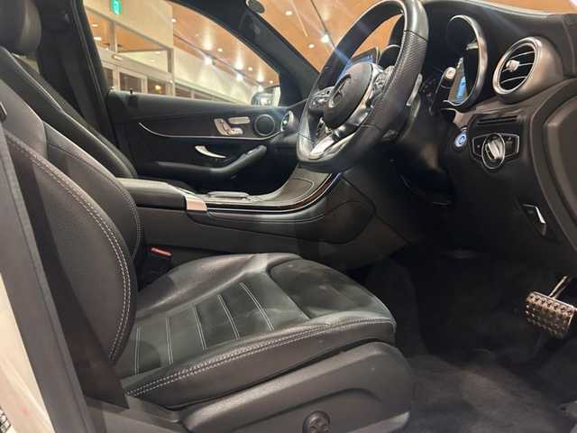 メルセデス・ベンツ ＧＬＣ２２０ d 4マチック AMGライン 道央・札幌 2019(令1)年 4.1万km ポーラホワイト ４WD/パノラミックスライディングルーフ/AMGライン/純正ランニングボード/レーダーセーフティパッケージ/純正メモリナビ/フルセグTV/360°カメラ/ハーフレザーシート/シートヒーター/禁煙車