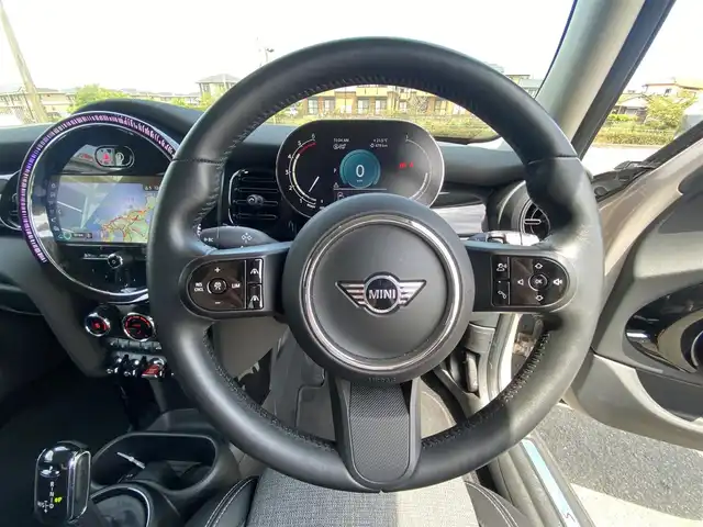 ＭＩＮＩ ミニ クーパー SD 福岡県 2022(令4)年 3.2万km グレー ・アクティブクルーズコントロール/・純正HDDナビ/USB/Bluetooth/・バックカメラ/・ハーフレザーシート/シートヒーター/・前後ドライブレコーダー/・ETC/・純正17AW/・プッシュスタート/・パーキングアシスト/・アイドリングストップ/・スマートキー/・スペアキー/・レーンキープアシスト/・オートライト/・ＬＥＤライト/・保証書/・取扱説明書/・記録簿