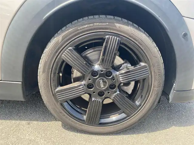 ＭＩＮＩ ミニ クーパー SD 福岡県 2022(令4)年 3.2万km グレー ・アクティブクルーズコントロール/・純正HDDナビ/USB/Bluetooth/・バックカメラ/・ハーフレザーシート/シートヒーター/・前後ドライブレコーダー/・ETC/・純正17AW/・プッシュスタート/・パーキングアシスト/・アイドリングストップ/・スマートキー/・スペアキー/・レーンキープアシスト/・オートライト/・ＬＥＤライト/・保証書/・取扱説明書/・記録簿