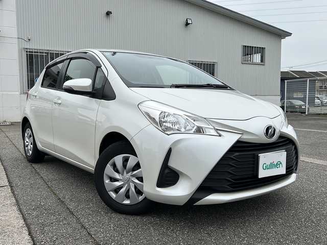トヨタ ヴィッツ F 富山県 2018(平30)年 6.9万km ホワイトパールクリスタルシャイン 社外ナビ（CN-RA04WD）/フルセグTV/DVD再生/Bluetooth/ビルトインETC/バックカメラ/純正フロアマット/ドアバイザー/横滑り防止装置/アイドリングストップ/電動格納ウィンカーミラー/保証書/点検整備記録簿