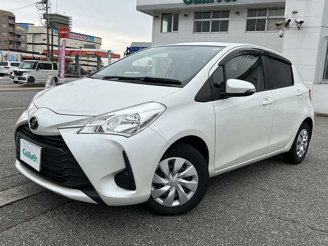 トヨタ ヴィッツ F 富山県 2018(平30)年 6.9万km ホワイトパールクリスタルシャイン 社外ナビ（CN-RA04WD）/フルセグTV/DVD再生/Bluetooth/ビルトインETC/バックカメラ/純正フロアマット/ドアバイザー/横滑り防止装置/アイドリングストップ/電動格納ウィンカーミラー/保証書/点検整備記録簿