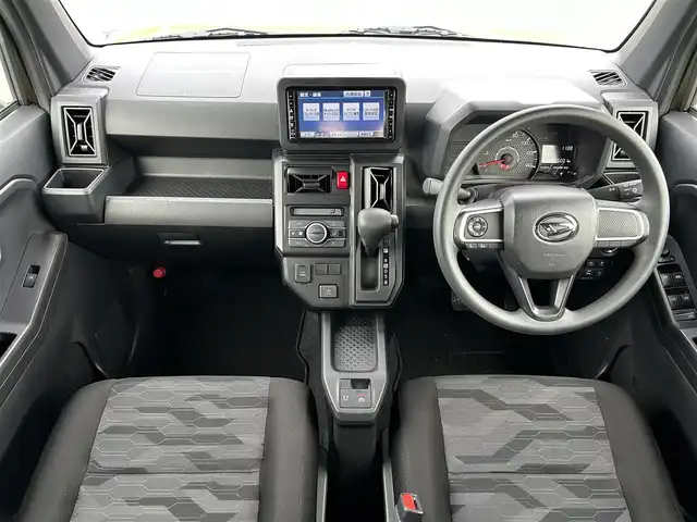 ダイハツ タフト X 鹿児島県 2022(令4)年 2.5万km フォレストカーキメタリック 純正SDナビ　NSZN-W59G/【Bluetooth/フルセグTV/CD/DVD】/スカイフィールトップ/LEDヘッドライト/ドアバイザー/アイドリングストップ/USBポート/スマートキー/ETC/オートエアコン