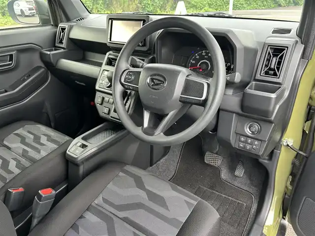 ダイハツ タフト X 鹿児島県 2022(令4)年 2.5万km フォレストカーキメタリック 純正SDナビ　NSZN-W59G/【Bluetooth/フルセグTV/CD/DVD】/スカイフィールトップ/LEDヘッドライト/ドアバイザー/アイドリングストップ/USBポート/スマートキー/ETC/オートエアコン