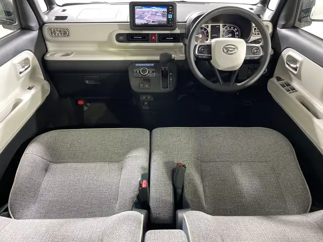 ダイハツ ムーヴ キャンバス ストライプス G ターボ 神奈川県 2024(令6)年 0.6万km シャイニングホワイトパール/スムーズグレーマイカメタリック 純正7型SDナビゲーション【NMZK-W73D】/AM FM Bluetooth フルセグ CD DVD SD/パノラマモニター/両側パワースライドドア/スマートアシスト/先行車発進お知らせ機能/車線逸脱警報/標識認識/ふらつき警報/車線逸脱抑制/レーンキープコントロール/クリアランスソナー/前席シートヒーター/ステアリングリモコン/前方ドライブレコーダー/オートホールド/純正フロアマット/LEDヘッドライト/オートライト/オートマチックハイビーム/プッシュスタート/スマートキー/スペアキー