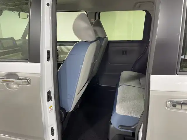 ダイハツ ムーヴ キャンバス ストライプス G ターボ 神奈川県 2024(令6)年 0.6万km シャイニングホワイトパール/スムーズグレーマイカメタリック 純正7型SDナビゲーション【NMZK-W73D】/AM FM Bluetooth フルセグ CD DVD SD/パノラマモニター/両側パワースライドドア/スマートアシスト/先行車発進お知らせ機能/車線逸脱警報/標識認識/ふらつき警報/車線逸脱抑制/レーンキープコントロール/クリアランスソナー/前席シートヒーター/ステアリングリモコン/前方ドライブレコーダー/オートホールド/純正フロアマット/LEDヘッドライト/オートライト/オートマチックハイビーム/プッシュスタート/スマートキー/スペアキー