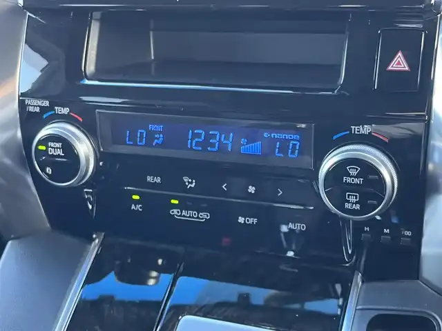 トヨタ ヴェルファイア Z Aエディション ゴールデンアイズ 奈良県 2018(平30)年 7.4万km バーニングブラッククリスタルシャインガラスフレーク 両側パワースライドドア/純正ナビ(フルセグTV/CD/DVD/AM・FM/BT)/純正フリップダウンモニター/バックカメラ/ビルトインETC/前方ドラレコ/ToyotaSafetySense/クルーズコントロール/ブラインドスポットモニター/プリクラッシュセーフティ/クリアランスソナー/オートブレーキホールド/純正18インチアルミホイール/純正フロアマット