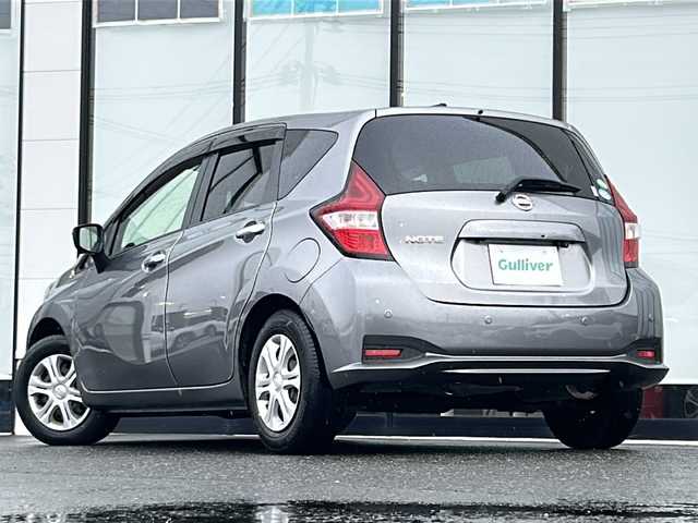 日産 ノート X Vセレクション 山形県 2020(令2)年 2.7万km ダークメタルグレー 禁煙車/エマージェンシーブレーキ/レーンキープアシスト/横滑り防止装置/純正ナビ/（Bluetooth/CD/DVD/フルセグ)/アラウンドビューモニター/前後コーナーセンサー/オートライト/純正ドライブレコーダー/デジタルインナーミラー/ステアリングスイッチ/ETC/電動格納ウィンカーミラー/スマートキー×2/ドアバイザー