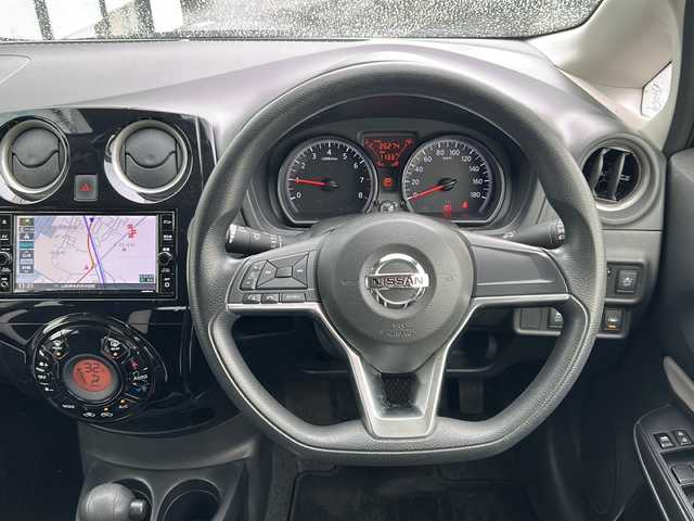 日産 ノート X Vセレクション 山形県 2020(令2)年 2.7万km ダークメタルグレー 禁煙車/エマージェンシーブレーキ/レーンキープアシスト/横滑り防止装置/純正ナビ/（Bluetooth/CD/DVD/フルセグ)/アラウンドビューモニター/前後コーナーセンサー/オートライト/純正ドライブレコーダー/デジタルインナーミラー/ステアリングスイッチ/ETC/電動格納ウィンカーミラー/スマートキー×2/ドアバイザー