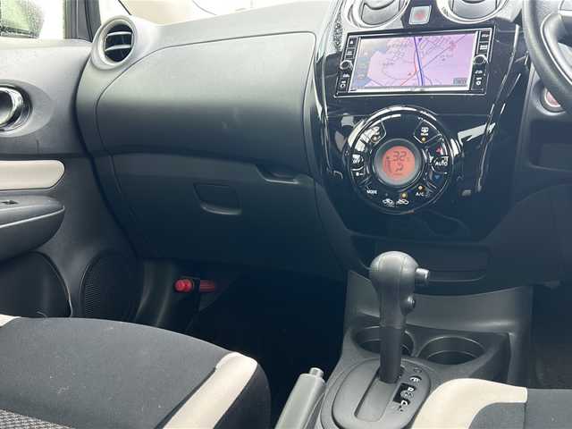 日産 ノート X Vセレクション 山形県 2020(令2)年 2.7万km ダークメタルグレー 禁煙車/エマージェンシーブレーキ/レーンキープアシスト/横滑り防止装置/純正ナビ/（Bluetooth/CD/DVD/フルセグ)/アラウンドビューモニター/前後コーナーセンサー/オートライト/純正ドライブレコーダー/デジタルインナーミラー/ステアリングスイッチ/ETC/電動格納ウィンカーミラー/スマートキー×2/ドアバイザー