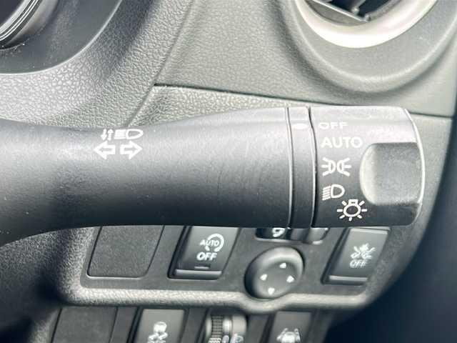 日産 ノート X Vセレクション 山形県 2020(令2)年 2.7万km ダークメタルグレー 禁煙車/エマージェンシーブレーキ/レーンキープアシスト/横滑り防止装置/純正ナビ/（Bluetooth/CD/DVD/フルセグ)/アラウンドビューモニター/前後コーナーセンサー/オートライト/純正ドライブレコーダー/デジタルインナーミラー/ステアリングスイッチ/ETC/電動格納ウィンカーミラー/スマートキー×2/ドアバイザー