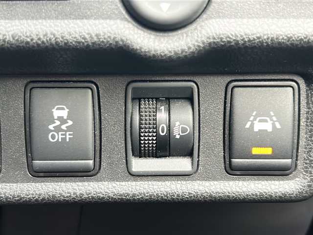 日産 ノート X Vセレクション 山形県 2020(令2)年 2.7万km ダークメタルグレー 禁煙車/エマージェンシーブレーキ/レーンキープアシスト/横滑り防止装置/純正ナビ/（Bluetooth/CD/DVD/フルセグ)/アラウンドビューモニター/前後コーナーセンサー/オートライト/純正ドライブレコーダー/デジタルインナーミラー/ステアリングスイッチ/ETC/電動格納ウィンカーミラー/スマートキー×2/ドアバイザー