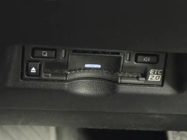 トヨタ アルファード Z 愛知県 2023(令5)年 1.9万km プラチナホワイトパールマイカ モデリスタフルエアロ（F.S.R）/純正14インチディスプレイナビ/フルセグTV/HDMI/Bluetooth/CarPlay/フリップダウンモニター/左右独立ムーンルーフ/トヨタチームメイト/・アドバンスドパーク＋パーキングサポートブレーキ/・アドバンスドドライブ（渋滞支援）/カラーヘッドアップディスプレイ/デジタルインナーミラー　/アラウンドビューモニター　　/トヨタセーフティセンス/・プリクラッシュセーフティ/・レーントレーシングアシスト/・アダプティブハイビームアシスト/レーダークルーズコントロール/ブラインドスポットモニター/ビルドインＥＴＣ２．０　/置くだけ充電　/ブラックレザーシート/パワーシート/シートヒーター/エアシート/AC100V/保証書/取扱説明書/スペアキー