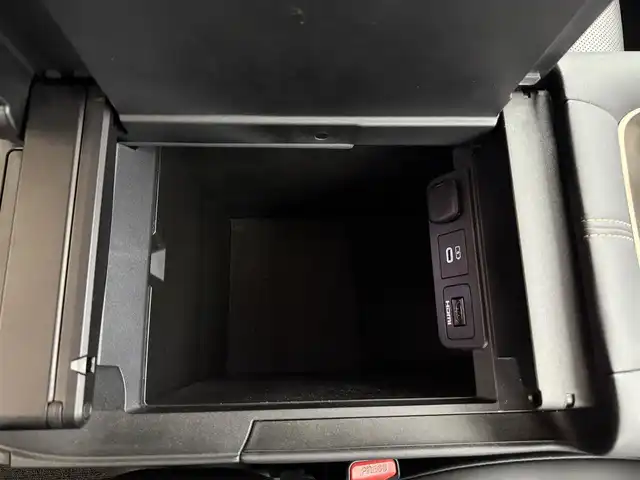 トヨタ アルファード Z 愛知県 2023(令5)年 1.9万km プラチナホワイトパールマイカ モデリスタフルエアロ（F.S.R）/純正14インチディスプレイナビ/フルセグTV/HDMI/Bluetooth/CarPlay/フリップダウンモニター/左右独立ムーンルーフ/トヨタチームメイト/・アドバンスドパーク＋パーキングサポートブレーキ/・アドバンスドドライブ（渋滞支援）/カラーヘッドアップディスプレイ/デジタルインナーミラー　/アラウンドビューモニター　　/トヨタセーフティセンス/・プリクラッシュセーフティ/・レーントレーシングアシスト/・アダプティブハイビームアシスト/レーダークルーズコントロール/ブラインドスポットモニター/ビルドインＥＴＣ２．０　/置くだけ充電　/ブラックレザーシート/パワーシート/シートヒーター/エアシート/AC100V/保証書/取扱説明書/スペアキー