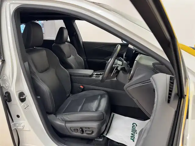 レクサス ＲＸ 350h バージョンL 群馬県 2023(令5)年 1.7万km ソニッククォーツ 安全装備/・衝突軽減ブレーキ/・レーンキープアシスト/・クリアランスソナー/・クルーズコントロール/・ブラインドスポット/・オートライト/・オートハイビーム/・SOSコール/・横滑り防止/・パノラミックビューモニター/メーカー純正ナビゲーション/・AM/FM/フルセグTV/・Bluetooth/USB/・マークレビンソン/パワーバックドア/ヘッドアップディスプレイ/サンルーフ/前席パワーシート/全席シートヒーター/全席エアシート/ハンドルヒーター/パドルシフト/ヒーターミラー/ミラー一体型前後ドライブレコーダー/シートメモリー/ETC2.0/LEDヘッドライト/LEDフォグランプ/スマートキー/プッシュスタート