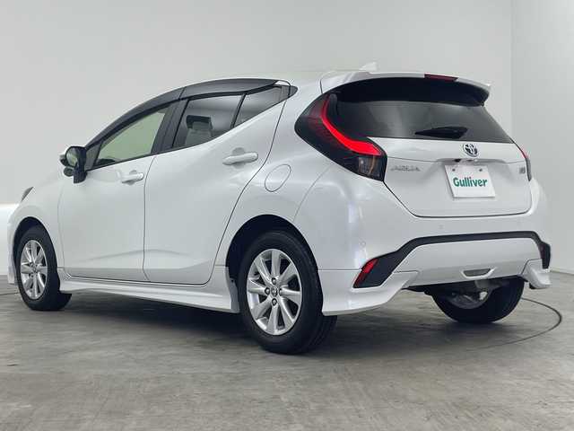 トヨタ アクア Z 三重県 2022(令4)年 4.9万km プラチナホワイトパールマイカ Toyota Safety Sense/・プリクラッシュセーフティ/・レーンディパーチャーアラート/・オートハイビーム/・レーダークルーズコントロール/アイドリングストップ/モデリスタエアロ/10.5インチディスプレイオーディオ/【Bluetooth接続】/バックカメラ/革巻きステアリング/ステアリングスイッチ/LEDヘッドライト/ウインカーミラー/クリアランスソナー/サイド/カーテンエアバッグ/スマートキー
