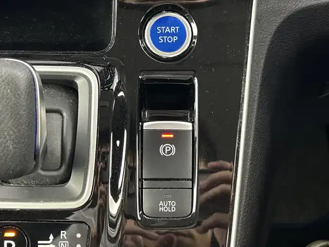 日産 セレナ e－パワー ハイウェイスター V 愛知県 2020(令2)年 5万km ブリリアントホワイトパール 禁煙車/純正10インチナビ/（CD/DVD/Bluetooth/フルセグTV/Blu-ray）/全方位カメラ/フリップダウンモニター/衝突軽減ブレーキ/プロパイロット/オートマチックハイビーム/レーンキープアシスト/追従式クルーズコントロール/ETC/前後ドライブレコーダー/両側パワースライドドア/純正16インチアルミホイール/純正フロアマット/スマートキー/スペアキー有/エンジンスターター/LEDヘッドライト