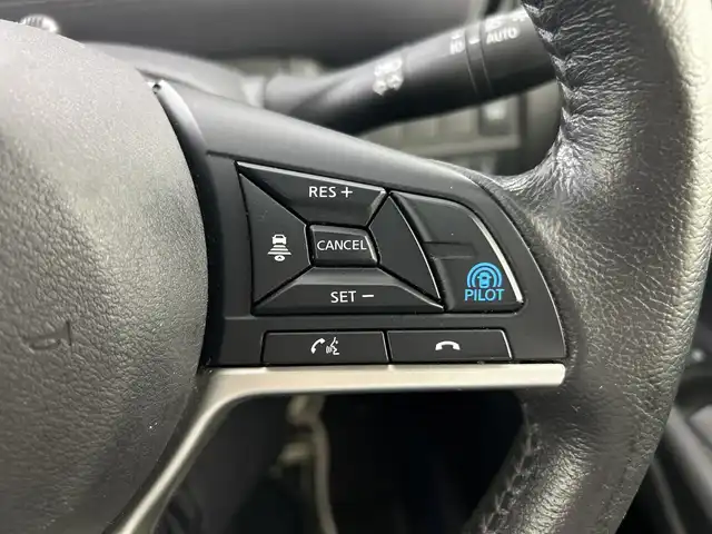日産 セレナ e－パワー ハイウェイスター V 愛知県 2020(令2)年 5万km ブリリアントホワイトパール 禁煙車/純正10インチナビ/（CD/DVD/Bluetooth/フルセグTV/Blu-ray）/全方位カメラ/フリップダウンモニター/衝突軽減ブレーキ/プロパイロット/オートマチックハイビーム/レーンキープアシスト/追従式クルーズコントロール/ETC/前後ドライブレコーダー/両側パワースライドドア/純正16インチアルミホイール/純正フロアマット/スマートキー/スペアキー有/エンジンスターター/LEDヘッドライト