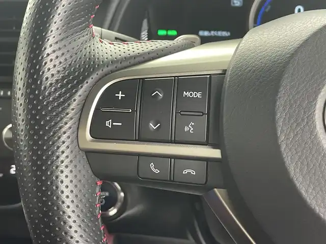 レクサス ＲＸ 450h Fスポーツ 埼玉県 2016(平28)年 2.9万km ホワイトノーヴァガラスフレーク 三眼ＬＥＤ　サンルーフ　赤革　ベンチレーション　全方位カメラ　ＢＳＭ　ＨＵＤ　２列目電動格納シート　ＥＴＣ２．０　追従走行　ＣＤ／ＤＶＤ　フルセグＴＶ　電動リアゲート　全席パワーシート　衝突軽減　オートハイビーム