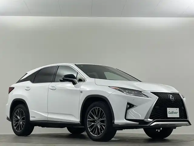 レクサス ＲＸ 450h Fスポーツ 埼玉県 2016(平28)年 2.9万km ホワイトノーヴァガラスフレーク 三眼ＬＥＤ　サンルーフ　赤革　ベンチレーション　全方位カメラ　ＢＳＭ　ＨＵＤ　２列目電動格納シート　ＥＴＣ２．０　追従走行　ＣＤ／ＤＶＤ　フルセグＴＶ　電動リアゲート　全席パワーシート　衝突軽減　オートハイビーム