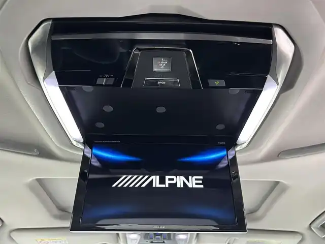 トヨタ ヴェルファイア Z Gエディション 佐賀県 2017(平29)年 6万km ホワイトパールクリスタルシャイン アルパイン製11インチナビ/フルセグTV/CD/DVD/Bluetooth/アルパイン製12.8インチフリップダウンモニター/サンルーフ/衝突被害軽減システム/バックカメラ/レーダークルーズコントロール/レーンアシスト/クリアランスソナー/オートライト/オートマチックハイビーム/LEDヘッドライト/LEDフォグライト/電子パーキング/ブレーキホールド/ビルトインETC/両側パワースライドドア/後席サンシェード/ハーフレザーシート/運転席・助手席パワーシート/パワーバックドア/純正18インチアルミホイール/純正フロアマット/ISOFIX対応シート/メモリーシート/スマートキー/スペアキー×1