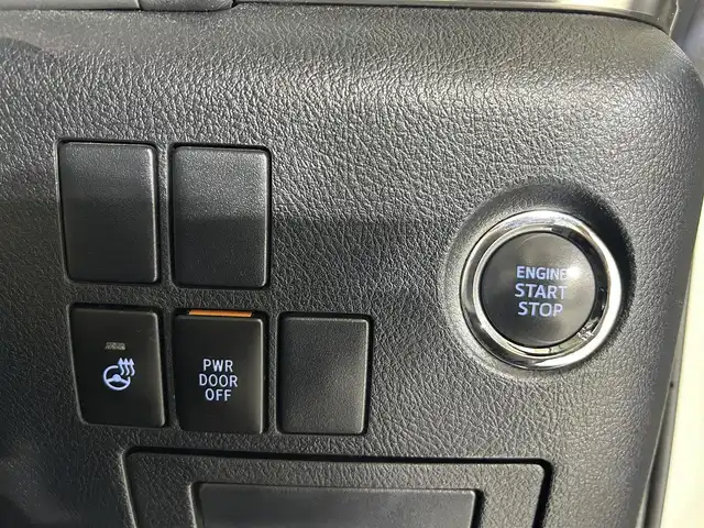 トヨタ ヴェルファイア Z Gエディション 佐賀県 2017(平29)年 6万km ホワイトパールクリスタルシャイン アルパイン製11インチナビ/フルセグTV/CD/DVD/Bluetooth/アルパイン製12.8インチフリップダウンモニター/サンルーフ/衝突被害軽減システム/バックカメラ/レーダークルーズコントロール/レーンアシスト/クリアランスソナー/オートライト/オートマチックハイビーム/LEDヘッドライト/LEDフォグライト/電子パーキング/ブレーキホールド/ビルトインETC/両側パワースライドドア/後席サンシェード/ハーフレザーシート/運転席・助手席パワーシート/パワーバックドア/純正18インチアルミホイール/純正フロアマット/ISOFIX対応シート/メモリーシート/スマートキー/スペアキー×1