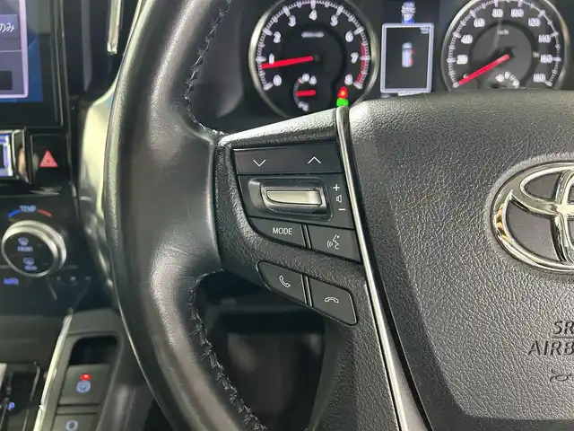 トヨタ ヴェルファイア Z Gエディション 佐賀県 2017(平29)年 6万km ホワイトパールクリスタルシャイン アルパイン製11インチナビ/フルセグTV/CD/DVD/Bluetooth/アルパイン製12.8インチフリップダウンモニター/サンルーフ/衝突被害軽減システム/バックカメラ/レーダークルーズコントロール/レーンアシスト/クリアランスソナー/オートライト/オートマチックハイビーム/LEDヘッドライト/LEDフォグライト/電子パーキング/ブレーキホールド/ビルトインETC/両側パワースライドドア/後席サンシェード/ハーフレザーシート/運転席・助手席パワーシート/パワーバックドア/純正18インチアルミホイール/純正フロアマット/ISOFIX対応シート/メモリーシート/スマートキー/スペアキー×1