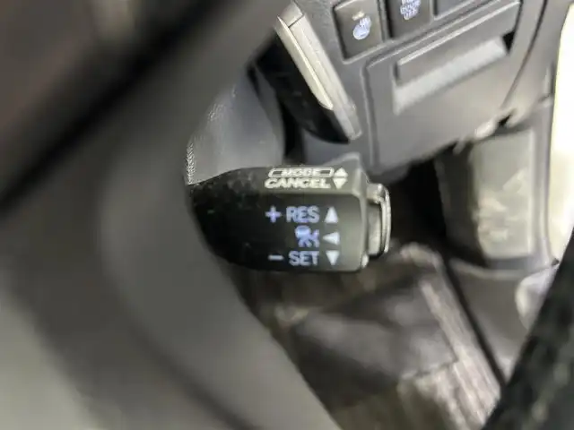 トヨタ ヴェルファイア Z Gエディション 佐賀県 2017(平29)年 6万km ホワイトパールクリスタルシャイン アルパイン製11インチナビ/フルセグTV/CD/DVD/Bluetooth/アルパイン製12.8インチフリップダウンモニター/サンルーフ/衝突被害軽減システム/バックカメラ/レーダークルーズコントロール/レーンアシスト/クリアランスソナー/オートライト/オートマチックハイビーム/LEDヘッドライト/LEDフォグライト/電子パーキング/ブレーキホールド/ビルトインETC/両側パワースライドドア/後席サンシェード/ハーフレザーシート/運転席・助手席パワーシート/パワーバックドア/純正18インチアルミホイール/純正フロアマット/ISOFIX対応シート/メモリーシート/スマートキー/スペアキー×1