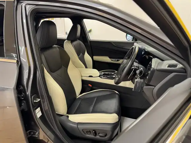 レクサス ＮＸ 350h バージョンL 群馬県 2023(令5)年 2.5万km ソニッククロム レクサスセーフティシステム/・プリクラッシュセーフティ/・レーンディパーチャーアラート/・レーダークルーズコントロール/・クリアランスソナー/・パーキングサポートブレーキ/・ブラインドスポットモニター/・安心降車アシスト/・リヤクロストラフィックアラート/・リヤカメラディテクション/・プロアクティブドライビングアシスト/・ロードサインアシスト/・アドバンスドパーク/・リモートパーク/・ヘッドアップディスプレイ/純正14インチナビ/・フルセグTV/・AppleCarPlay/AndroidAuto/・Bluetooth/・FM/AM/USB/サンルーフ/パノラミックビューモニター/ドライブレコーダー/ビルトインETC2.0/革巻きスステアリング/ステアリングスイッチ/パドルシフト/ステアリングヒーター/パワーバックドドア/ブラックレザーシート/全席シートヒーター/前席シートベンチレーション/前席パワーシート/シートメモリー/電子パーキング/ブレーキオートホールド/スマートキー/プッシュスタート/LEDヘッドライト/フォグランプ/オートライト/オートマチックハイビーム/純正20インチAW
