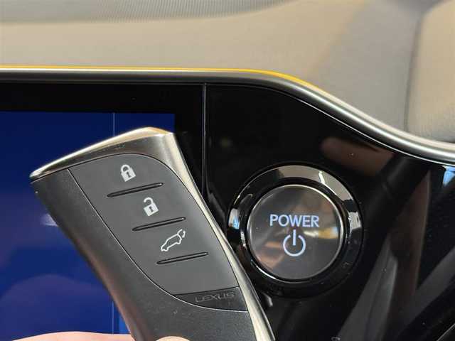 レクサス ＮＸ 350h バージョンL 群馬県 2023(令5)年 2.5万km ソニッククロム レクサスセーフティシステム/・プリクラッシュセーフティ/・レーンディパーチャーアラート/・レーダークルーズコントロール/・クリアランスソナー/・パーキングサポートブレーキ/・ブラインドスポットモニター/・安心降車アシスト/・リヤクロストラフィックアラート/・リヤカメラディテクション/・プロアクティブドライビングアシスト/・ロードサインアシスト/・アドバンスドパーク/・リモートパーク/・ヘッドアップディスプレイ/純正14インチナビ/・フルセグTV/・AppleCarPlay/AndroidAuto/・Bluetooth/・FM/AM/USB/サンルーフ/パノラミックビューモニター/ドライブレコーダー/ビルトインETC2.0/革巻きスステアリング/ステアリングスイッチ/パドルシフト/ステアリングヒーター/パワーバックドドア/ブラックレザーシート/全席シートヒーター/前席シートベンチレーション/前席パワーシート/シートメモリー/電子パーキング/ブレーキオートホールド/スマートキー/プッシュスタート/LEDヘッドライト/フォグランプ/オートライト/オートマチックハイビーム/純正20インチAW