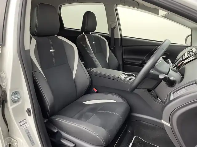トヨタ プリウス α S ツーリングセレクション G’s 福岡県 2016(平28)年 1.7万km ホワイトパールクリスタルシャイン ＧＳ＇エアロ　純正ナビ／フルセグＴＶ／ＢＴ　/ビルトインＥＴＣ　/バックカメラ　/衝突被害軽減システム　/レーンキープ　/コーナーセンサー　/横滑り防止装置　/オートライト　/ＧＳ＇１８インチＡＷ　/ハーフレザーシート