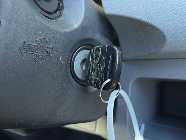 マツダ ＡＺ ワゴン XG 三重県 2012(平24)年 8.9万km アクアベールブルーパールメタリック 純正オーディオ/ABS/盗難防止装置/純正ホイールキャップ/純正フロアマット/ベンチシート　/ハロゲンヘッドライト/電動格納ミラー/保証書/取扱説明書