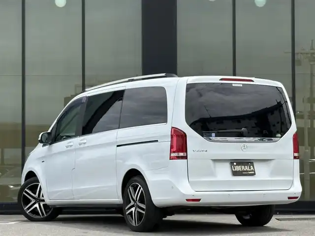 メルセデス・ベンツ Ｖ２２０ d アバンギャルド ロング 石川県 2015(平27)年 4.2万km ロッククリスタルホワイト レーダーセーフティパッケージ/・ブラインドスポットアシスト/・ディストロニックプラス/・レーンキーピングアシスト/・衝突警告システム/・アテンションアシスト/・レーンキープアシスト/純正HDDナビ/フリップダウンモニター/360°カメラ/フルセグ/ブルメスター/レザーシート/PWシート/シートヒーター/パドルシフト/ETC/両側パワースライドドア/コーナーセンサー/社外レーダー/Ｆドラレコ