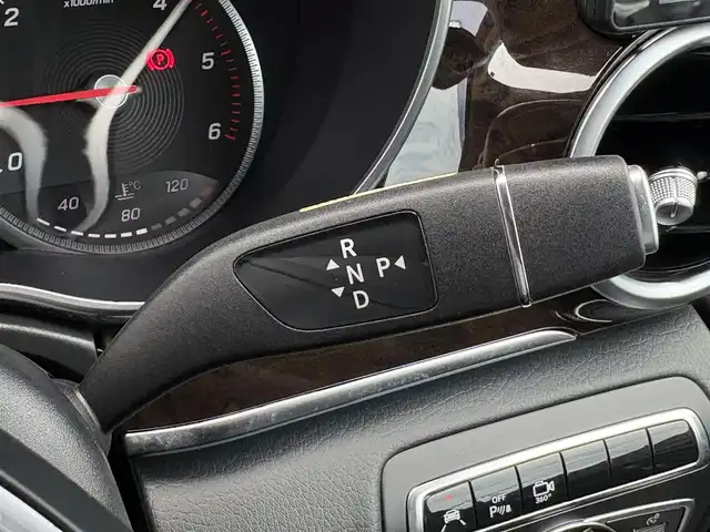 メルセデス・ベンツ Ｖ２２０ d アバンギャルド ロング 石川県 2015(平27)年 4.2万km ロッククリスタルホワイト レーダーセーフティパッケージ/・ブラインドスポットアシスト/・ディストロニックプラス/・レーンキーピングアシスト/・衝突警告システム/・アテンションアシスト/・レーンキープアシスト/純正HDDナビ/フリップダウンモニター/360°カメラ/フルセグ/ブルメスター/レザーシート/PWシート/シートヒーター/パドルシフト/ETC/両側パワースライドドア/コーナーセンサー/社外レーダー/Ｆドラレコ