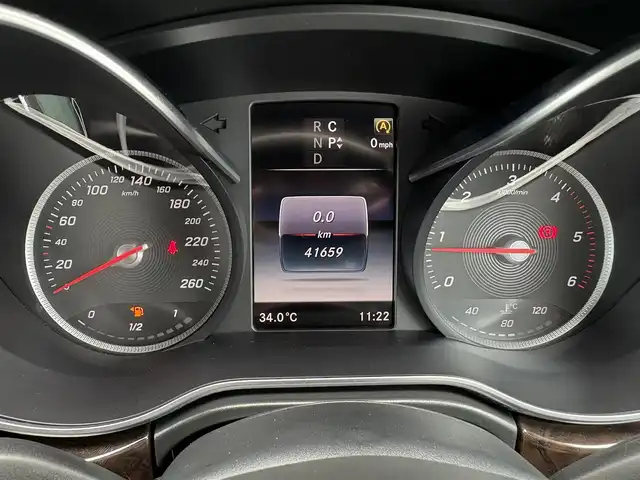 メルセデス・ベンツ Ｖ２２０ d アバンギャルド ロング 石川県 2015(平27)年 4.2万km ロッククリスタルホワイト レーダーセーフティパッケージ/・ブラインドスポットアシスト/・ディストロニックプラス/・レーンキーピングアシスト/・衝突警告システム/・アテンションアシスト/・レーンキープアシスト/純正HDDナビ/フリップダウンモニター/360°カメラ/フルセグ/ブルメスター/レザーシート/PWシート/シートヒーター/パドルシフト/ETC/両側パワースライドドア/コーナーセンサー/社外レーダー/Ｆドラレコ