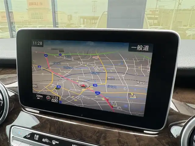 メルセデス・ベンツ Ｖ２２０ d アバンギャルド ロング 石川県 2015(平27)年 4.2万km ロッククリスタルホワイト レーダーセーフティパッケージ/・ブラインドスポットアシスト/・ディストロニックプラス/・レーンキーピングアシスト/・衝突警告システム/・アテンションアシスト/・レーンキープアシスト/純正HDDナビ/フリップダウンモニター/360°カメラ/フルセグ/ブルメスター/レザーシート/PWシート/シートヒーター/パドルシフト/ETC/両側パワースライドドア/コーナーセンサー/社外レーダー/Ｆドラレコ
