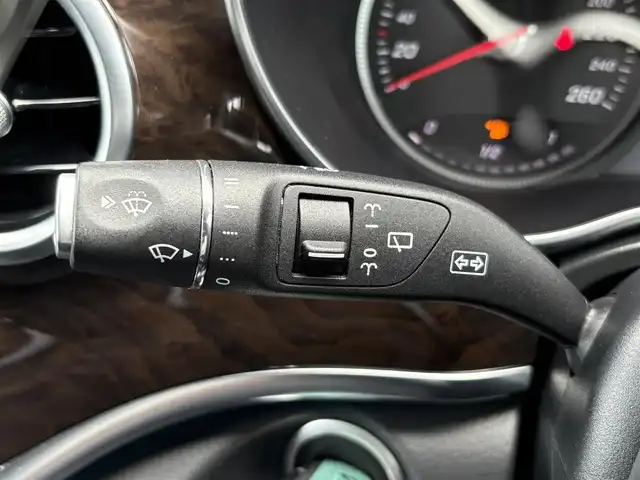 メルセデス・ベンツ Ｖ２２０ d アバンギャルド ロング 石川県 2015(平27)年 4.2万km ロッククリスタルホワイト レーダーセーフティパッケージ/・ブラインドスポットアシスト/・ディストロニックプラス/・レーンキーピングアシスト/・衝突警告システム/・アテンションアシスト/・レーンキープアシスト/純正HDDナビ/フリップダウンモニター/360°カメラ/フルセグ/ブルメスター/レザーシート/PWシート/シートヒーター/パドルシフト/ETC/両側パワースライドドア/コーナーセンサー/社外レーダー/Ｆドラレコ