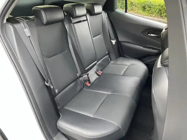 トヨタ プリウス Z 東京都 2023(令5)年 3.9万km プラチナホワイトパールマイカ トヨタセーフティセンス/純正コネクトナビ/パノラミックビュー/デジタルインナーミラー/シートヒーター/シートエアコン/ＥＴＣ/パワーシート/電動リアゲート/ワイヤレス充電機/ステアリングスイッチ