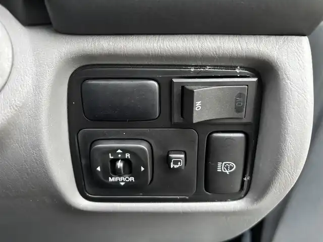 トヨタ ランドクルーザー VX－LTD Gセレクション 福岡県 2001(平13)年 5.9万km ダークブルーマイカ 盗難防止装置/ナビ/ワンセグTV/４WD/ガラスルーフ/純正フロアマット/純正アルミホイール/背面タイヤ/アルカンターラシート/パワーシート