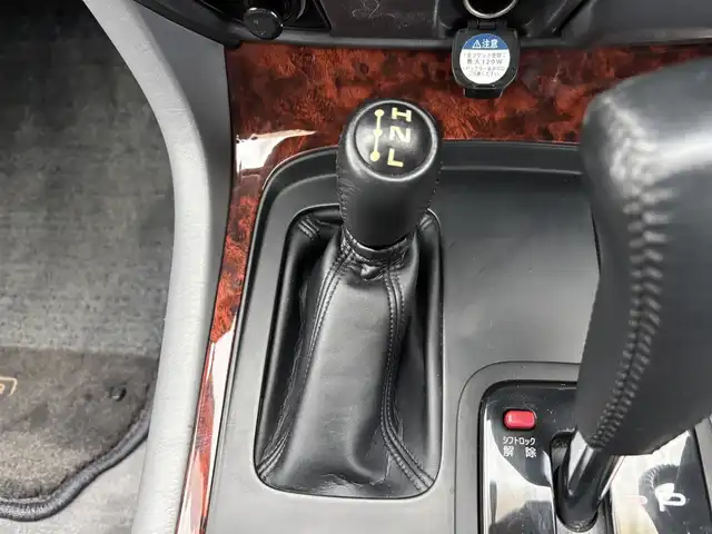 トヨタ ランドクルーザー VX－LTD Gセレクション 福岡県 2001(平13)年 5.9万km ダークブルーマイカ 盗難防止装置/ナビ/ワンセグTV/４WD/ガラスルーフ/純正フロアマット/純正アルミホイール/背面タイヤ/アルカンターラシート/パワーシート