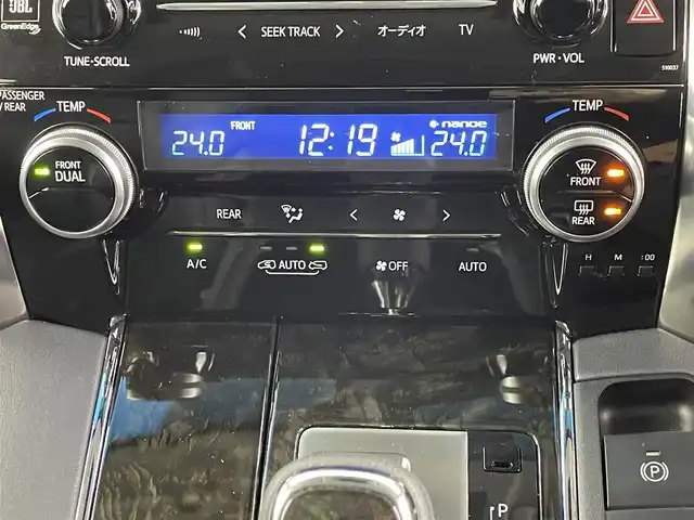 トヨタ アルファード S Cパッケージ 埼玉県 2015(平27)年 4.1万km ホワイトパールクリスタルシャイン 純正ナビ/（フルセグＴＶ・ＡＭ・ＦＭ・Ｂｌｕｅｔｏｏｔｈ）/全方位カメラ/後席フリップダウンモニター/モデリスタエアロ/ムーンルーフ/ビルトインETC/JBLサウンド/パワースライドドア（両側）/レーダークルーズコントロール/コーナーセンサー/パワーバックドア/LEDヘッドランプ/オートライト/フォグランプ/純正18インチアルミ/木目調/革巻きステアリングホイール/ステアリングヒーター/前後左右独立オートエアコン/革シート/シートヒーター/パワーシート/スマートエントリー/禁煙車