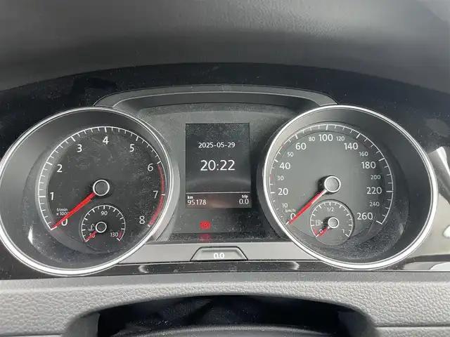 フォルクスワーゲン ゴルフ TSI ハイライン BMテクノ 静岡県 2013(平25)年 9.6万km ピュアホワイト クルーズコントロール/社外ナビ/フルセグTV/ドライブレコーダー/CDチェンジャー/USB入力端子/ETC/Bluetooth接続/純正17インチAW/W＋サイドエアバッグ/社外フロアマット/アイドリングストップ